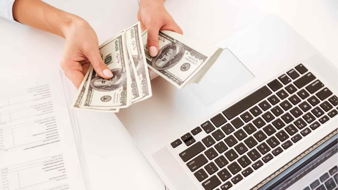 أفضل 10 طرق للطلاب لكسب المال عبر الإنترنت