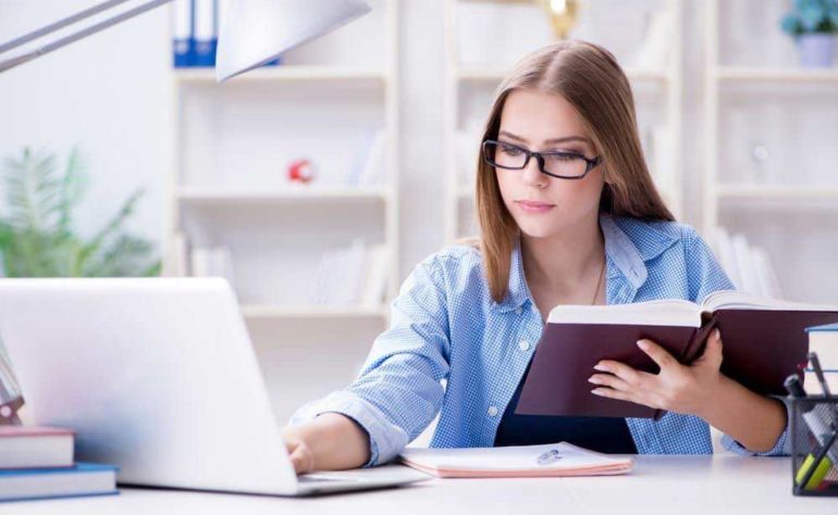 4 طرق سهلة لتعلم اللغة الإنجليزية عبر الإنترنت