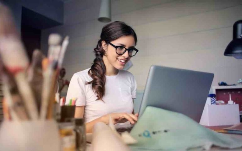 الأعمال التجارية على الإنترنت