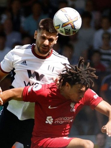 الدوري الإنجليزي الممتاز - فولهام ضد ليفربول