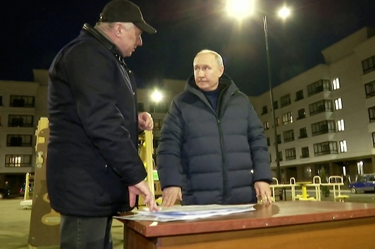 Putin visits Mariupol as part of surprise tour of occupied Ukraine